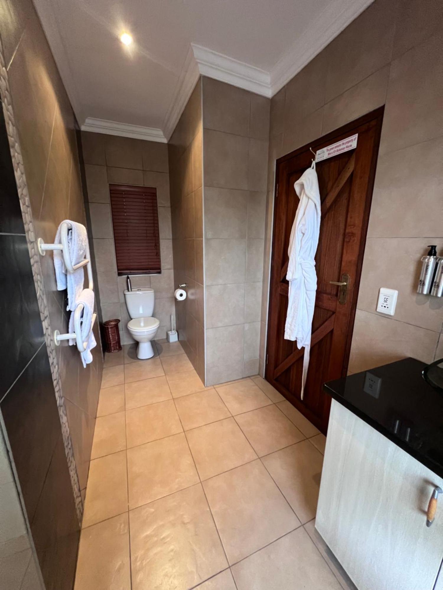 Bohemian Guesthouse - Претория Экстерьер фото