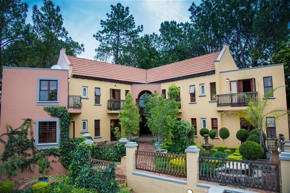 Bohemian Guesthouse - Претория Экстерьер фото