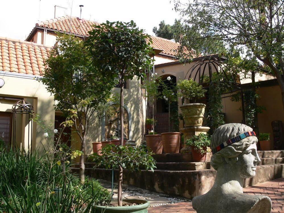 Bohemian Guesthouse - Претория Экстерьер фото